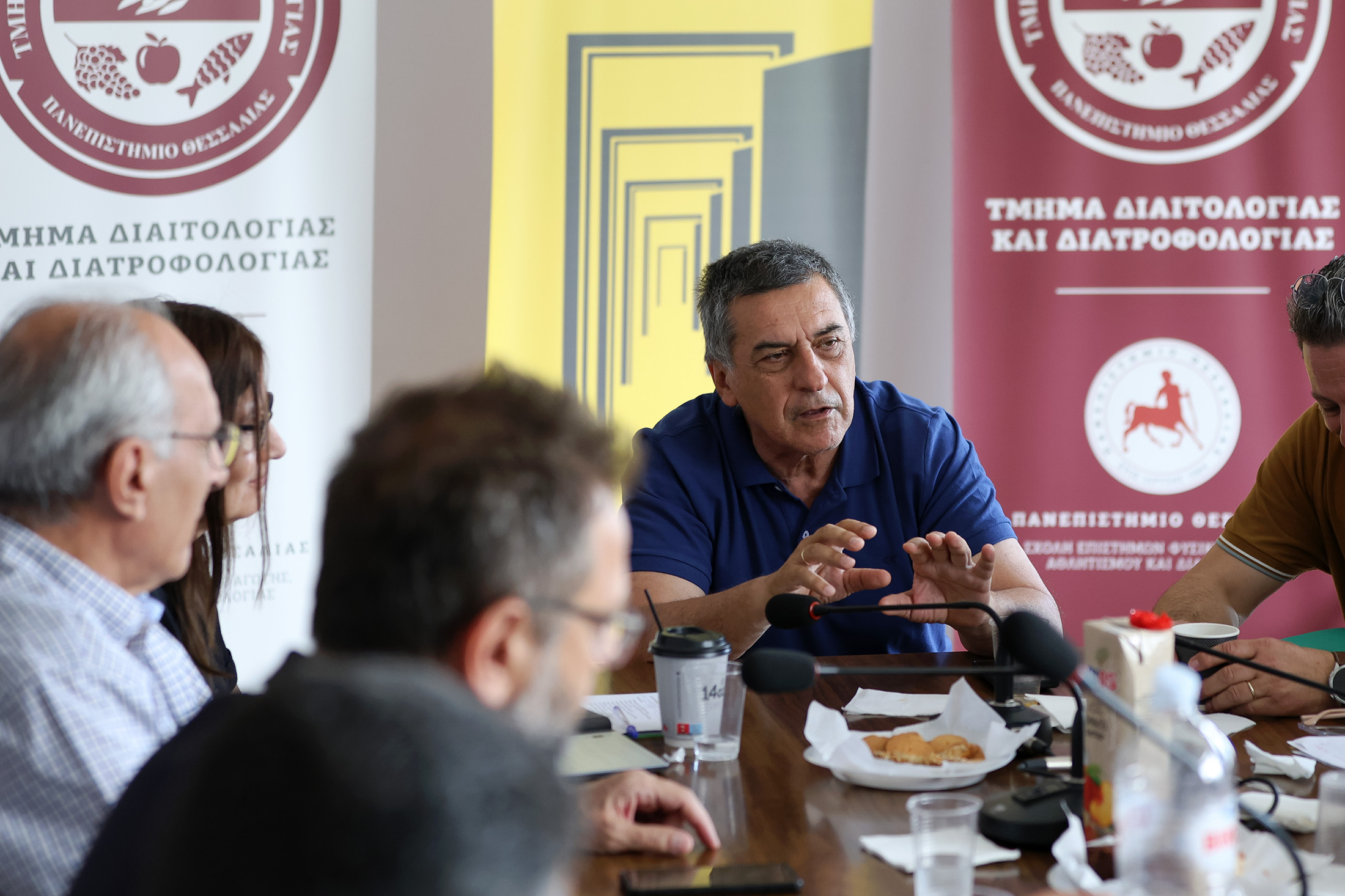 Η Περιφέρεια περιμένει ... φάκελο ...