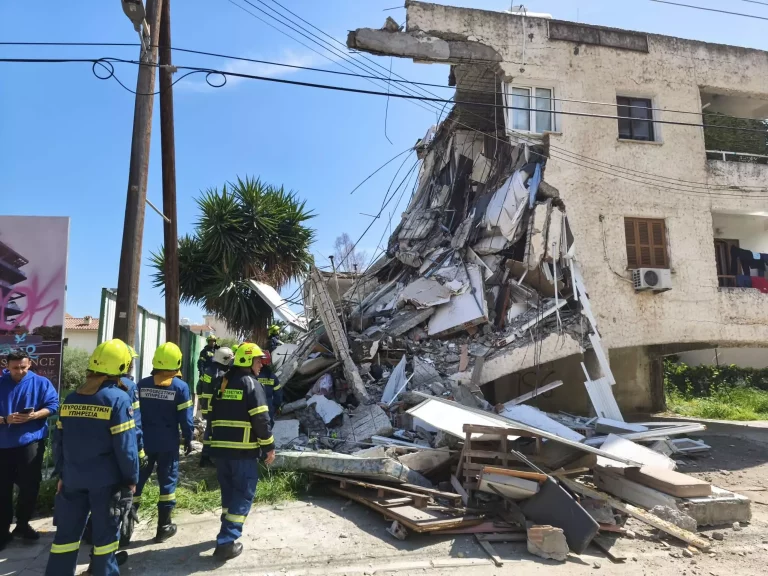 Κατέρρευσε διώροφη