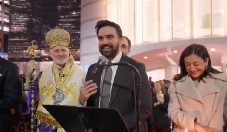 Νέα Υόρκη: Ο δήμαρχος Μαμντάνι ευχήθηκε καλή Ανάσταση στα ελληνικά και κέρδισε τις εντυπώσεις