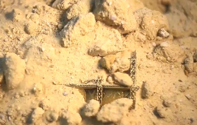 Λάρισα: Ζωντανός ο θρύλος για κρυμμένους θησαυρούς στους Γόννους  Γκρέμισε το σπίτι του για να βρει λίρες