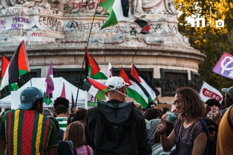 Παρίσι: Η Πλατεία της Δημοκρατίας πλημμύρισε με συνθήματα για την Παλαιστίνη