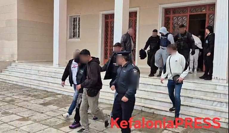 Κεφαλονιά: Από ανακοπή καρδιάς ο θάνατος της 19χρονης  Για ανθρωποκτονία κατηγορούνται οι τρεις συλληφθέντες