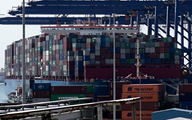 Βουτιά 18,8% του εμπορικού ελλείμματος τον Αύγουστο λόγω πετρελαίου