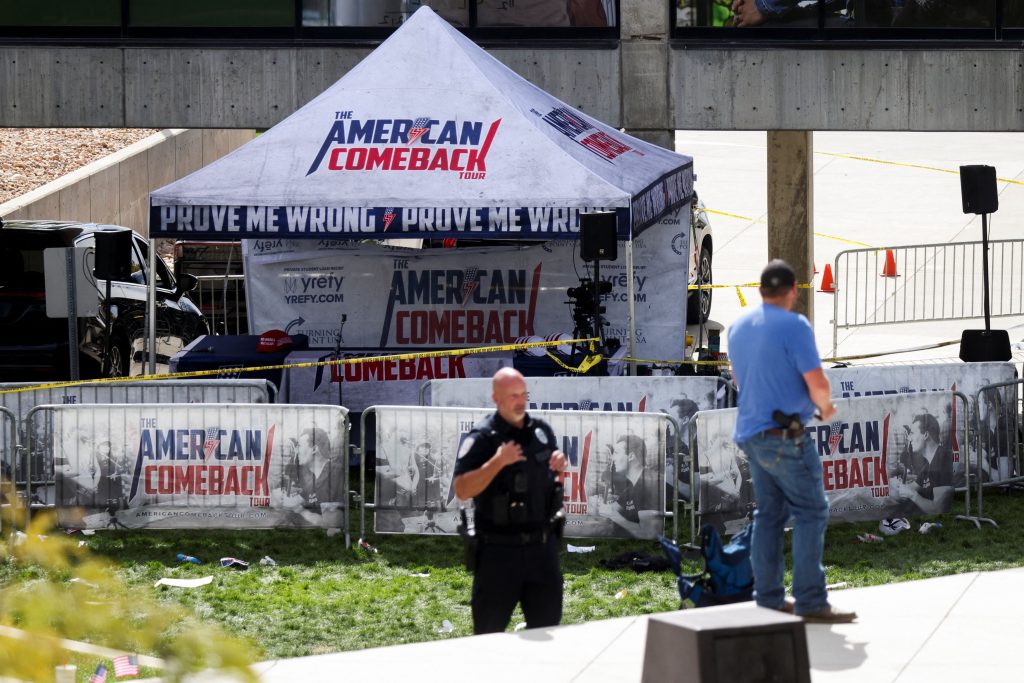 Δολοφονία Τσάρλι Κερκ: Τι έχουν κάνει γνωστό ως τώρα οι αρχές των ΗΠΑ  Ψάχνουν τον δράστη