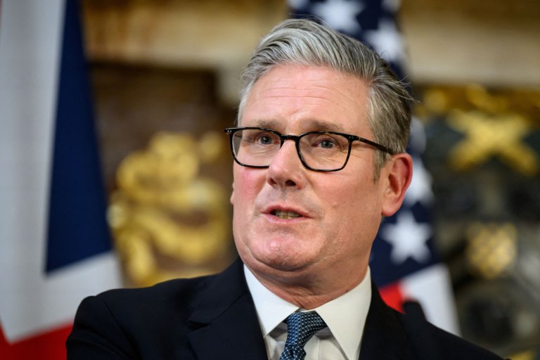 Βρετανία: Σάλος για κρυφές δωρεές στενού συνεργάτη του Στάρμερ  Το email που τον καίει