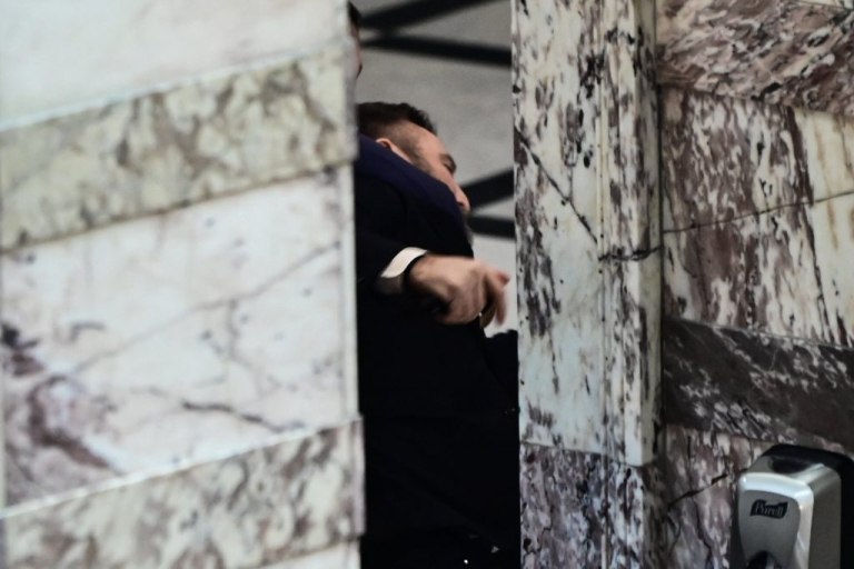 Άρχισε η δίκη για το ξύλο Φλώρου με Γραμμένο στη Βουλή