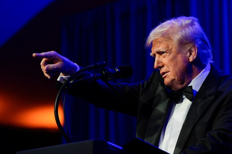 Ο Τραμπ παροτρύνει το υπ. Δικαιοσύνης να κινηθεί κατά πολιτικών του αντιπάλων