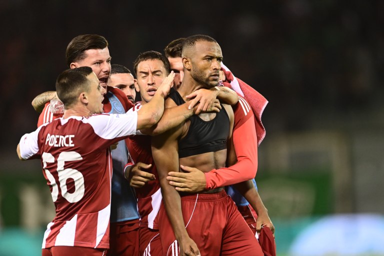 Ο Ολυμπιακός ισοφάρισε με φανταστικό γκολ του Ελ Κααμπί στο 92 (1-1, vids)