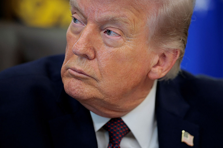 Προϋπολογισμός ΗΠΑ: Αύξηση 50% στις αμυντικές δαπάνες, περικοπές σε υγεία και περιβάλλον, οι προτάσεις Τραμπ στο Κογκρέσο