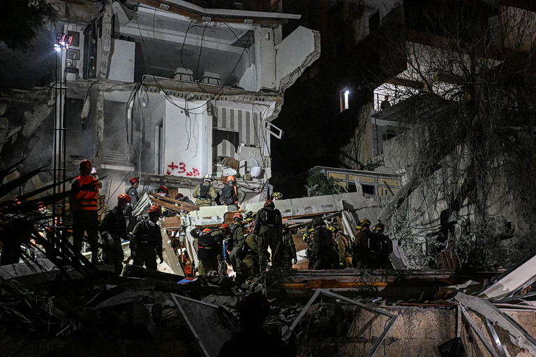 Τουλάχιστον 13 νεκροί από αεροπορικά πλήγματα στην Τεχεράνη  Μπαράζ ιρανικών επιθέσεων στο Ισραήλ, δύο νεκροί