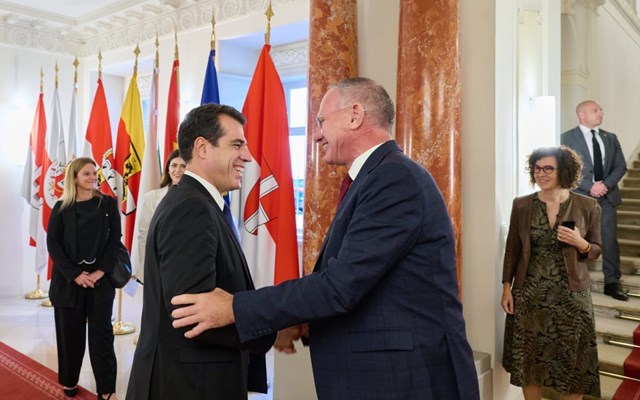 Μεταναστευτικό: Συνεργασία Ελλάδας-Αυστρίας για τη μείωση των ροών και την αύξηση των επιστροφών