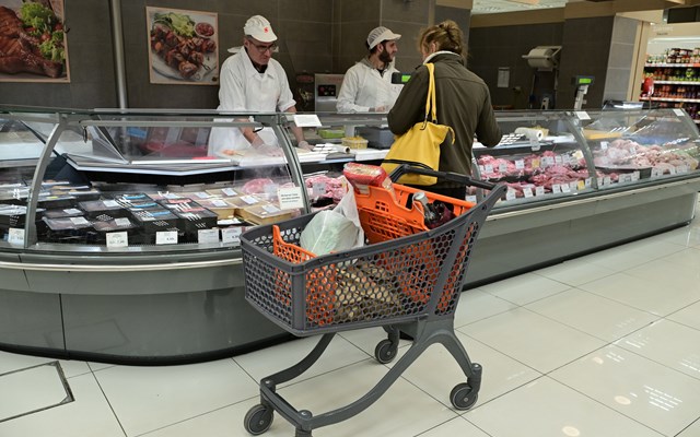 Επιμένει ο πληθωρισμός