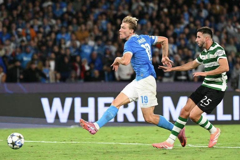 Νάπολι  Σπόρτινγκ Λισαβόνας 2-1: Με σφραγίδα Χόιλουντ το πρώτο τρίποντο για τους Ναπολιτάνους