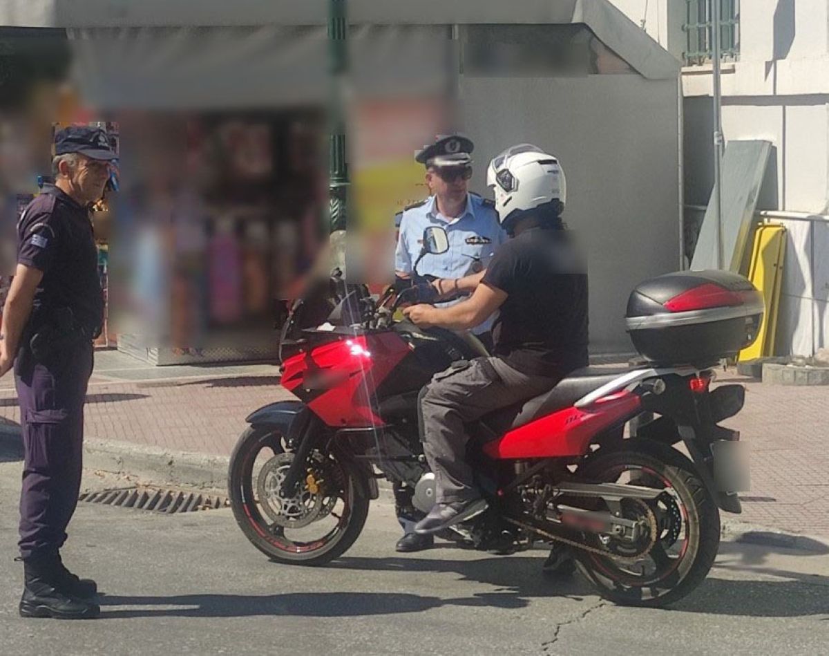 Συνεχίζονται οι έλεγχοι της ΕΛΑΣ για τη χρήση κράνους στην Θεσσαλία