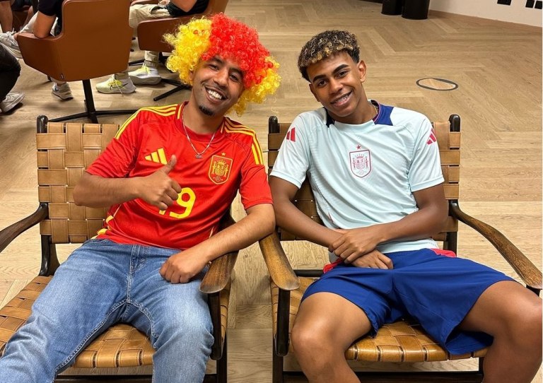 Τι είπε ο πατέρας του Γιαμάλ για τη Χρυσή Μπάλα: Κάτι πολύ παράξενο έγινε εδώ, του χρόνου δική μας