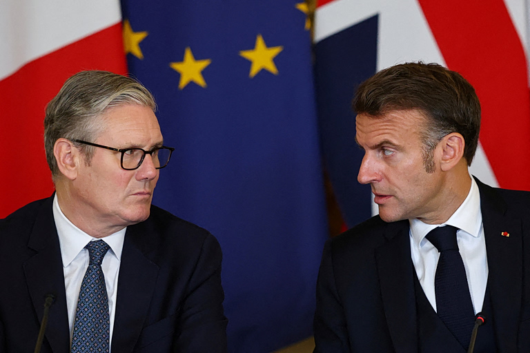 Γαλλία: Με τη συμμετοχή 30