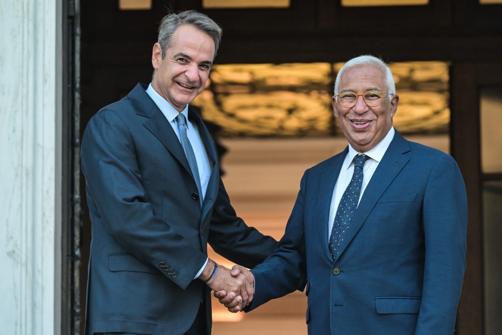 Σε εξέλιξη η συνάντηση του Κ. Μητσοτάκη με τον Αντ. Κόστα στο Μέγαρο Μαξίμου