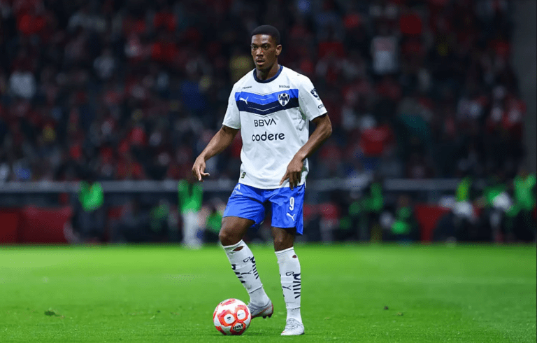 Κράξιμο σε Μαρσιάλ: Δεν έχει ανταποκριθεί στις προσδοκίες