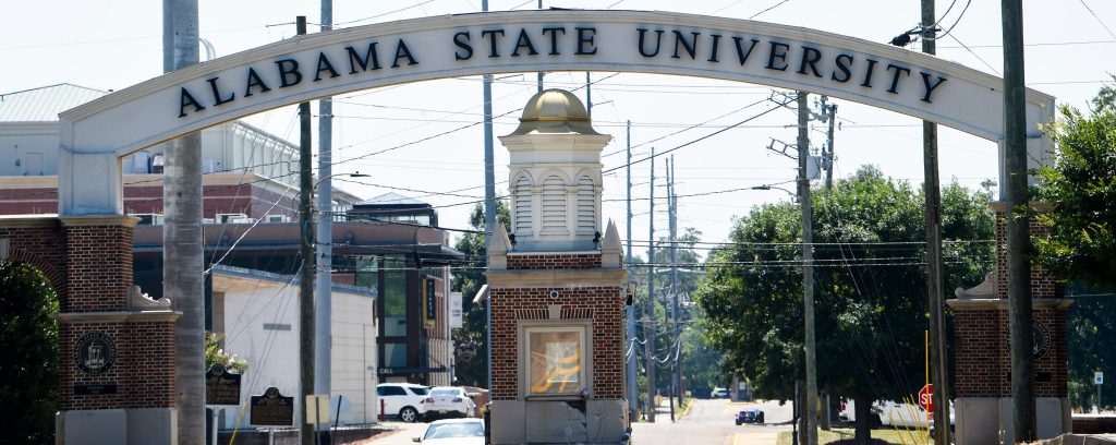 Πανικός στις ΗΠΑ: Έκλεισαν έξι πανεπιστημιουπόλεις μετά από ρατσιστικές απειλές