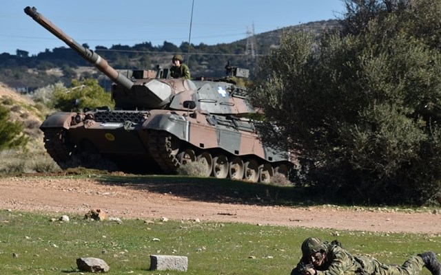 Η αύξηση των αμυντικών δαπανών και πόσο απειλεί τις παροχές