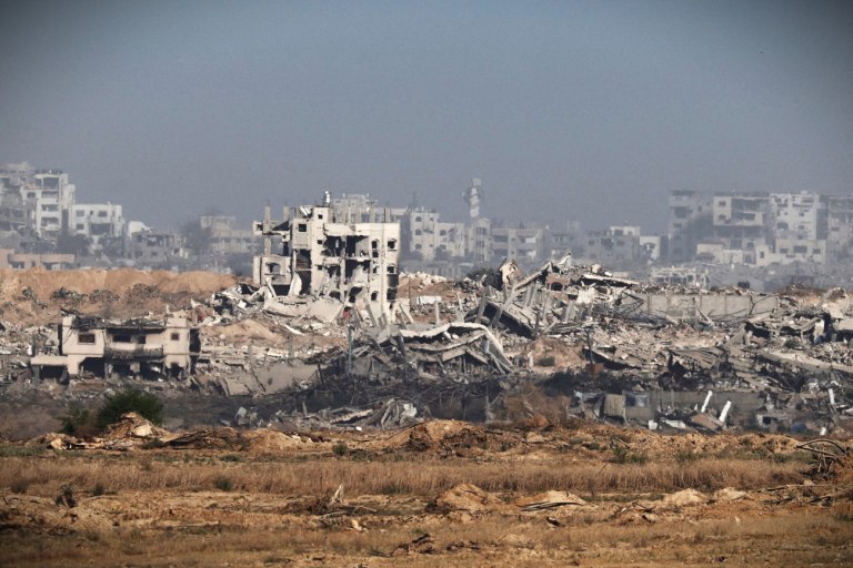 Πως καταφέρνει η Χαμάς να διοικεί ακόμα μέσα στα ερείπια