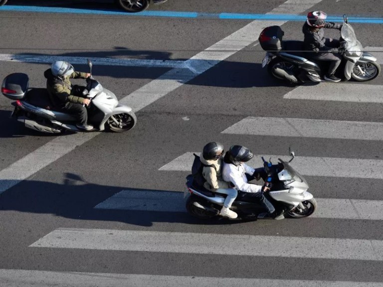 Τροχαία: Πάνω από 1.700 παραβάσεις βεβαιώθηκαν σε οδηγούς και επιβάτες δίκυκλων την περασμένη εβδομάδα