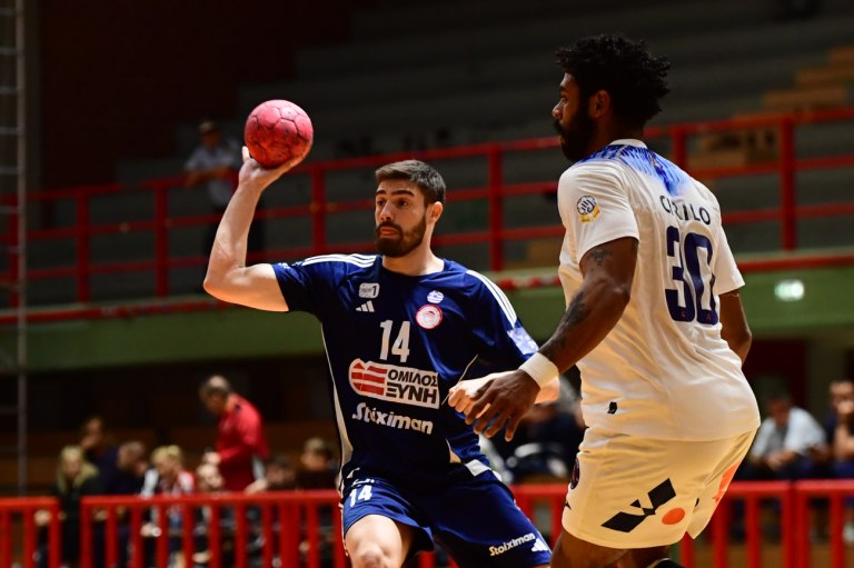 Ολυμπιακός  Αλμπάτρο Σιρακούσα 38-25: Άνετοι, ωραίοι και στους 32 οι ερυθρόλευκοι