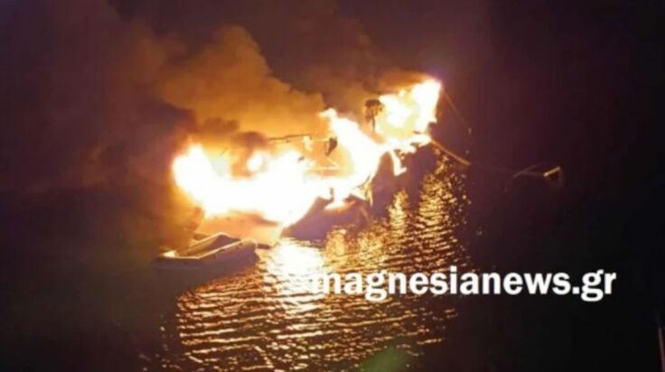 Αλόννησος: Ιστιοπλοϊκό λαμπάδιασε και καταστράφηκε ολοσχερώς μέσα σε λίγα λεπτά