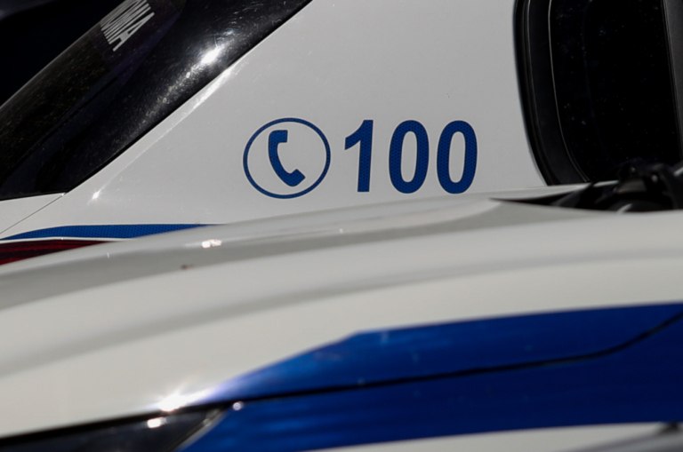 Δίωξη για τέσσερα πλημμελήματα σε βάρος του πλαστικού χειρουργού που επιτέθηκε σε 43χρονη οδηγό