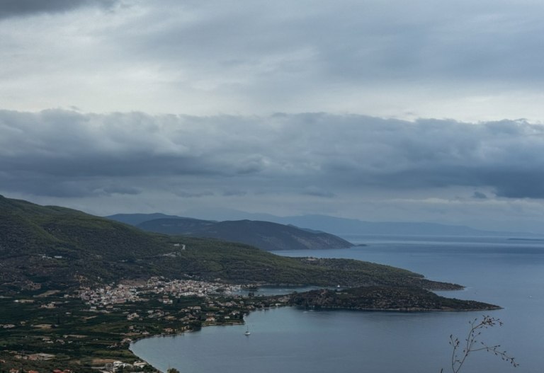 Καιρός: Νεφώσεις με βροχές σε αρκετές περιοχές  Πού θα έχει καταιγίδες