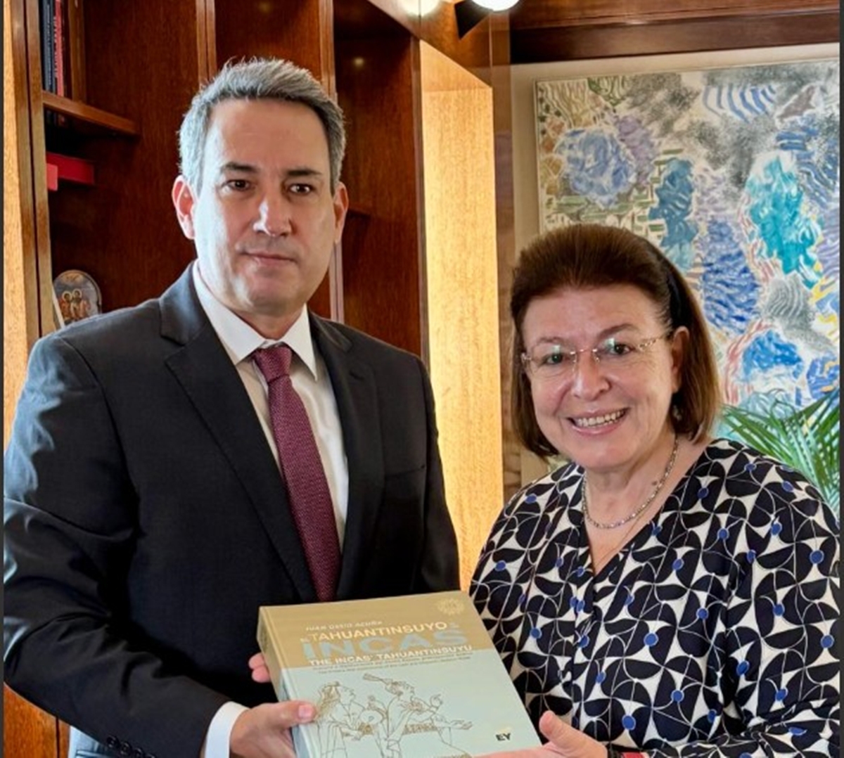 Λινα Μενδωνη: Συναντηση εργασιας με τον Πρεσβη του Περου στην Αθηνα