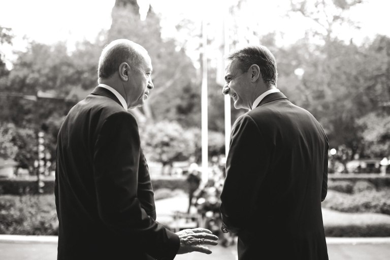 Ο Ερντογάν τον έχει στο αναμείνατε, ο λαός στο μάλλον πολύ μείνατε, η αντιπολίτευση μόνη παρηγοριά καθώς από τη μετριότητα δεν ξεκουνά