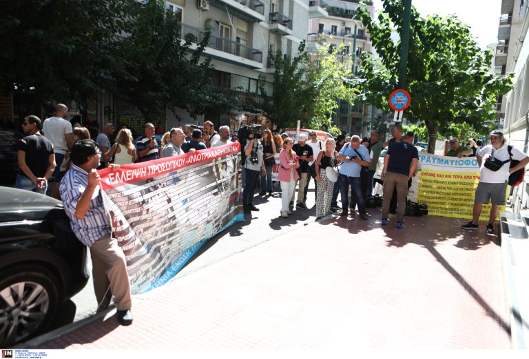 Τραυματιοφορείς: Είμαστε όλοι άνω των 50  Ζητούν προσλήψεις και ένταξη στα βαρέα