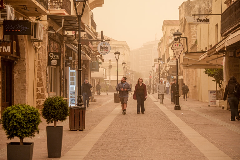 Βροχές και αφρικανική σκόνη σήμερα