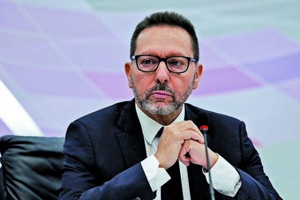 Στουρνάρας: Κλειδί ο ένας