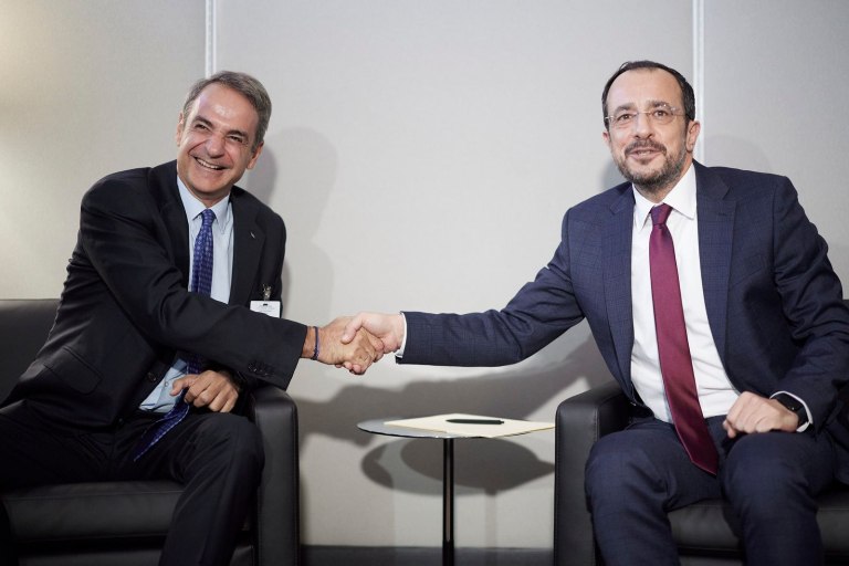 Μητσοτάκης  Χριστοδουλίδης: Προσηλωμένοι στην ηλεκτρική διασύνδεση Ελλάδας  Κύπρου