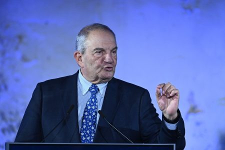 Κ. Καραμανλής: Να σβήσει το δυνατό γρηγορότερα η φωτιά που απειλεί τη Μέση Ανατολή και τον κόσμο