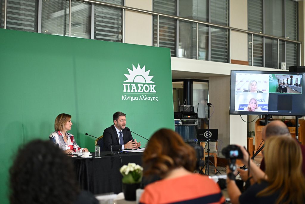 ΠΑΣΟΚ: Ο Ανδρουλάκης γύρισε τη βελόνα στο 2027
