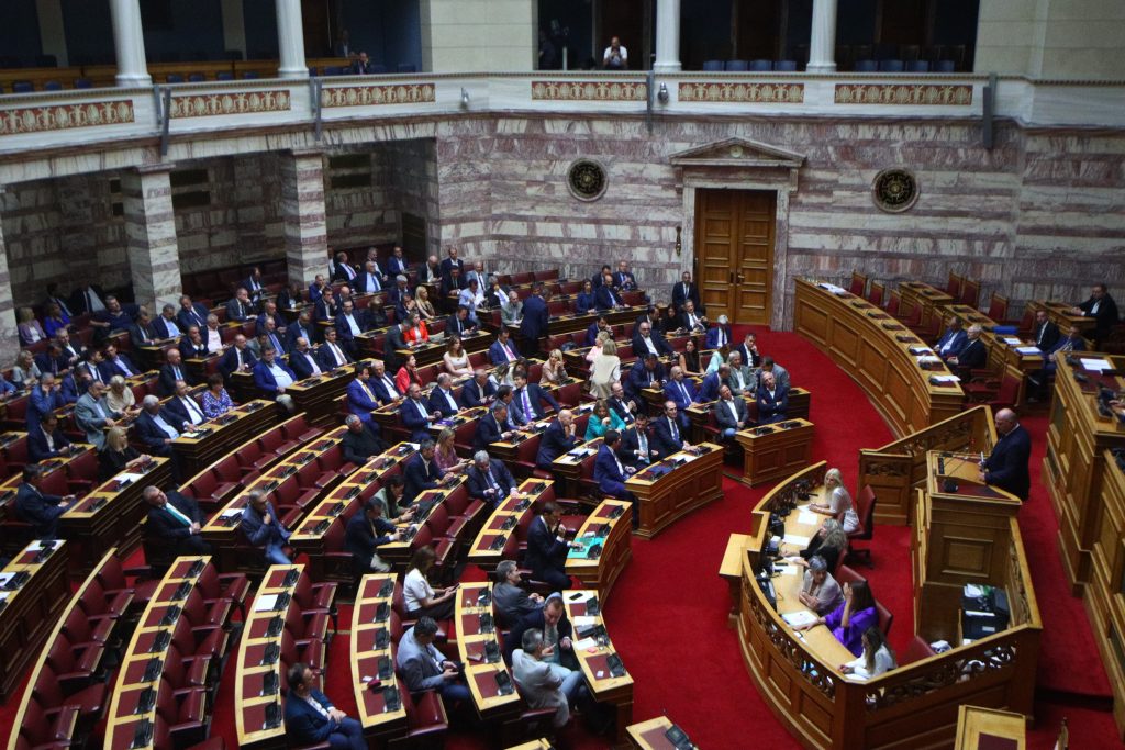 Βουλή: Ένταση για τη στάση της κυβέρνησης στην κατάληψη του διεθνούς στόλου αλληλεγγύης