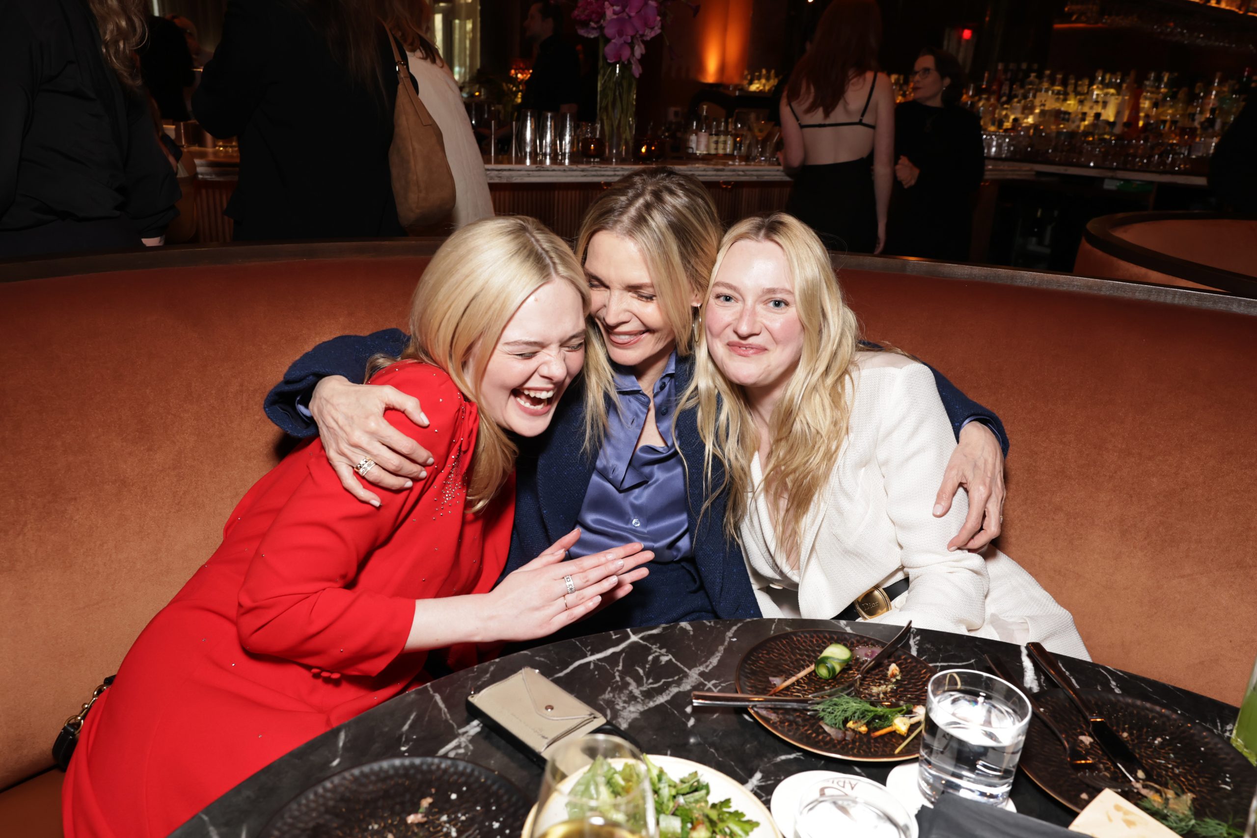 SXSW: Παγκόσμια πρεμιέρα για τη σειρά Margos Got Money Troubles με Elle Fanning και Michelle Pfeiffer