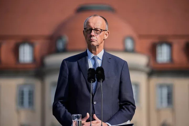 Φρίντριχ Μερτς: Να υπερασπιστούμε τον γερμανικό τρόπο ζωής  35η επέτειος από την γερμανική επανένωση