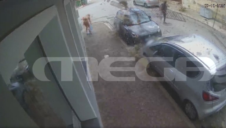 Λαύριο: Βίντεο  ντοκουμέντο από την κατάρρευση του μπαλκονιού