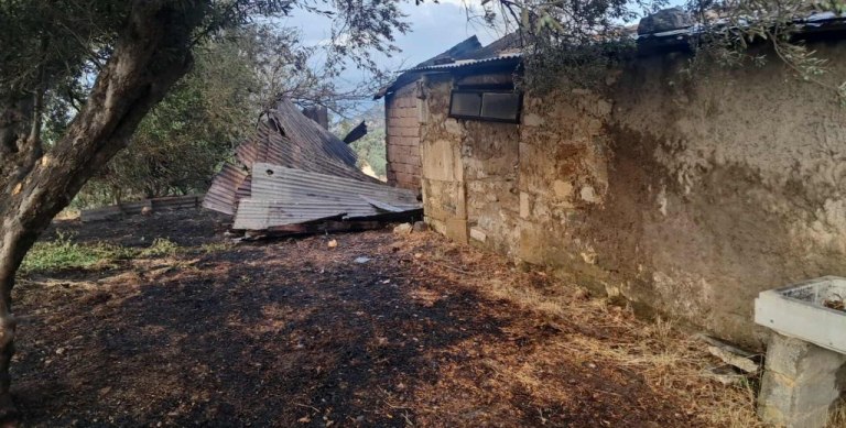 Φωτιά στην Αχαΐα: Βελτιωμένη η εικόνα από το μέτωπο  Εκκενώθηκαν χωριά, κάηκαν αγροικίες