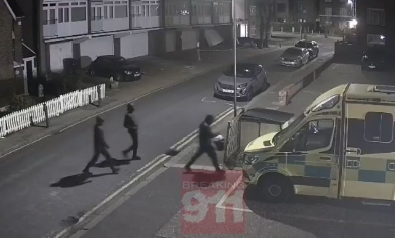 Λονδίνο: Εμπρηστική επίθεση σε κτίριο εβραϊκής οργάνωσης  Έβαλαν φωτιά σε τρία ασθενοφόρα