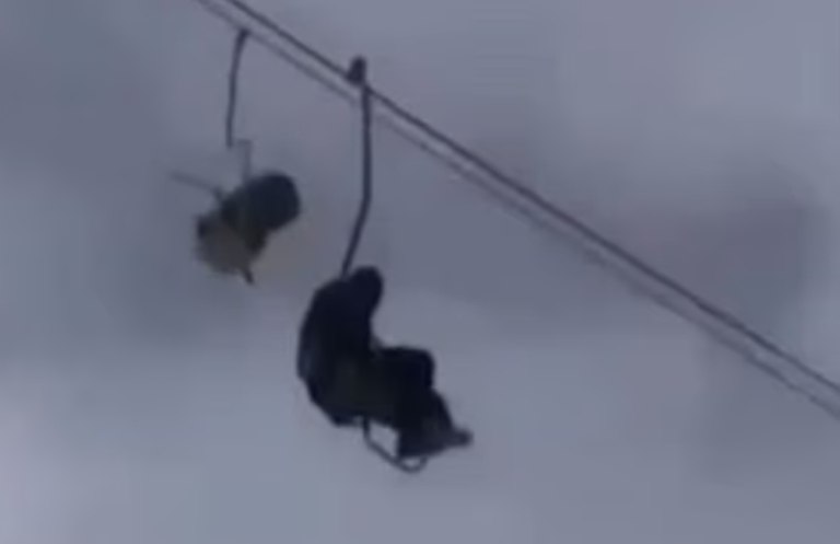 Ρωσία: Κόπηκε το καλώδιο τελεφερίκ  Στο κενό οι τουρίστες, 3 νεκροί και 9 τραυματίες [βίντεο]