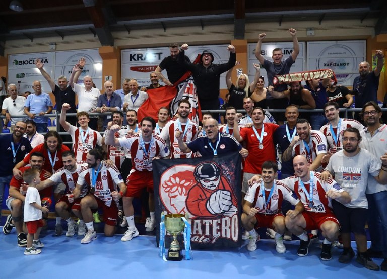 ΠΑΕ και ΚΑΕ Ολυμπιακός συνεχάρησαν την ομάδα χάντμπολ για την κατάκτηση του Σούπερ Καπ (pics)