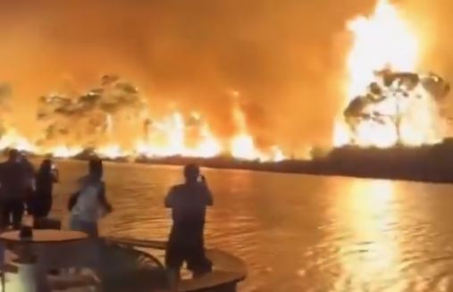 Τουρκία: Κόλαση φωτιάς στην Αττάλεια  Εκκενώθηκαν ξενοδοχεία [βίντεο]