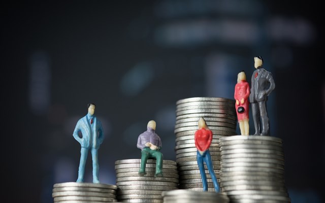 ΕΛΣΤΑΤ: Μικρή κάμψη της οικονομικής ανισότητας το 2025