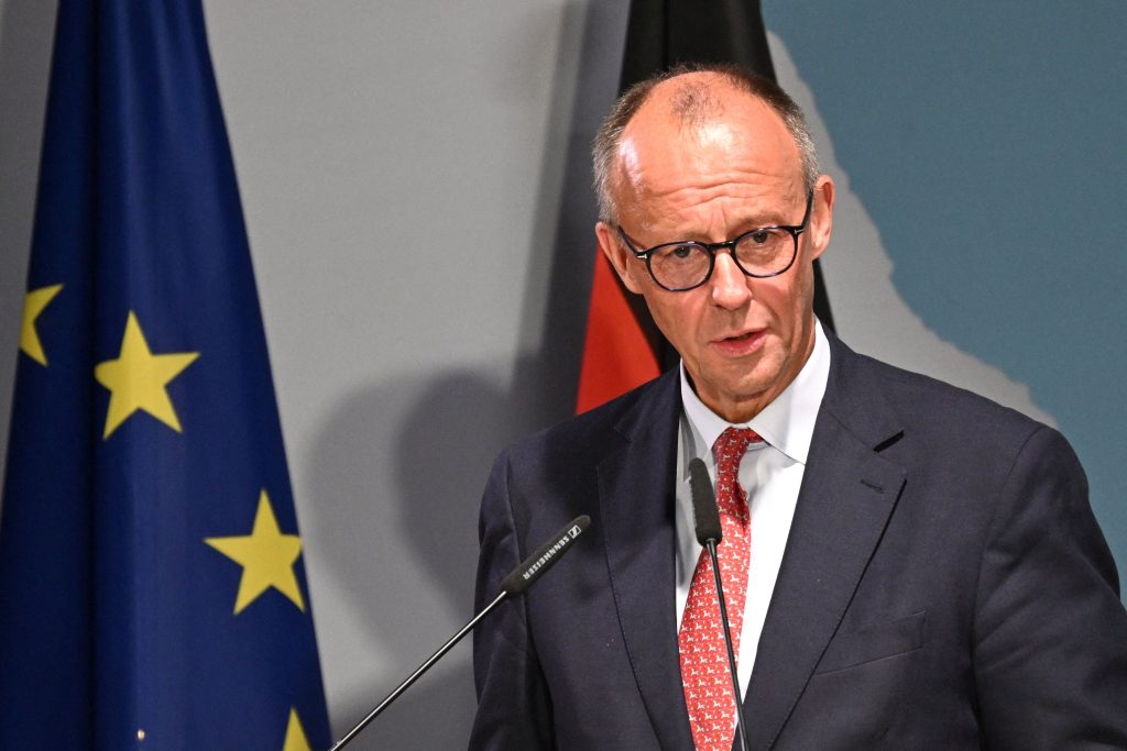 Φρίντριχ Μερτς: Η Ευρώπη πρέπει να αναπροσαρμόσει τα συμφέροντά της σε σχέση με τις ΗΠΑ