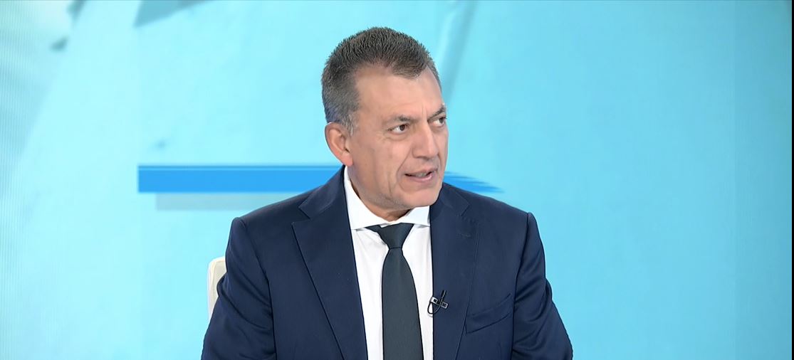 Ο Γ. Βρούτσης παρουσιάζει τα έργα στο ΕΑΚ Λάρισας